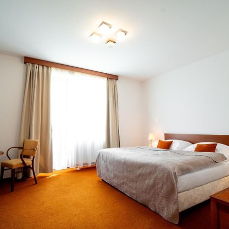 Golf Hotel Austerlitz Buitenkant foto