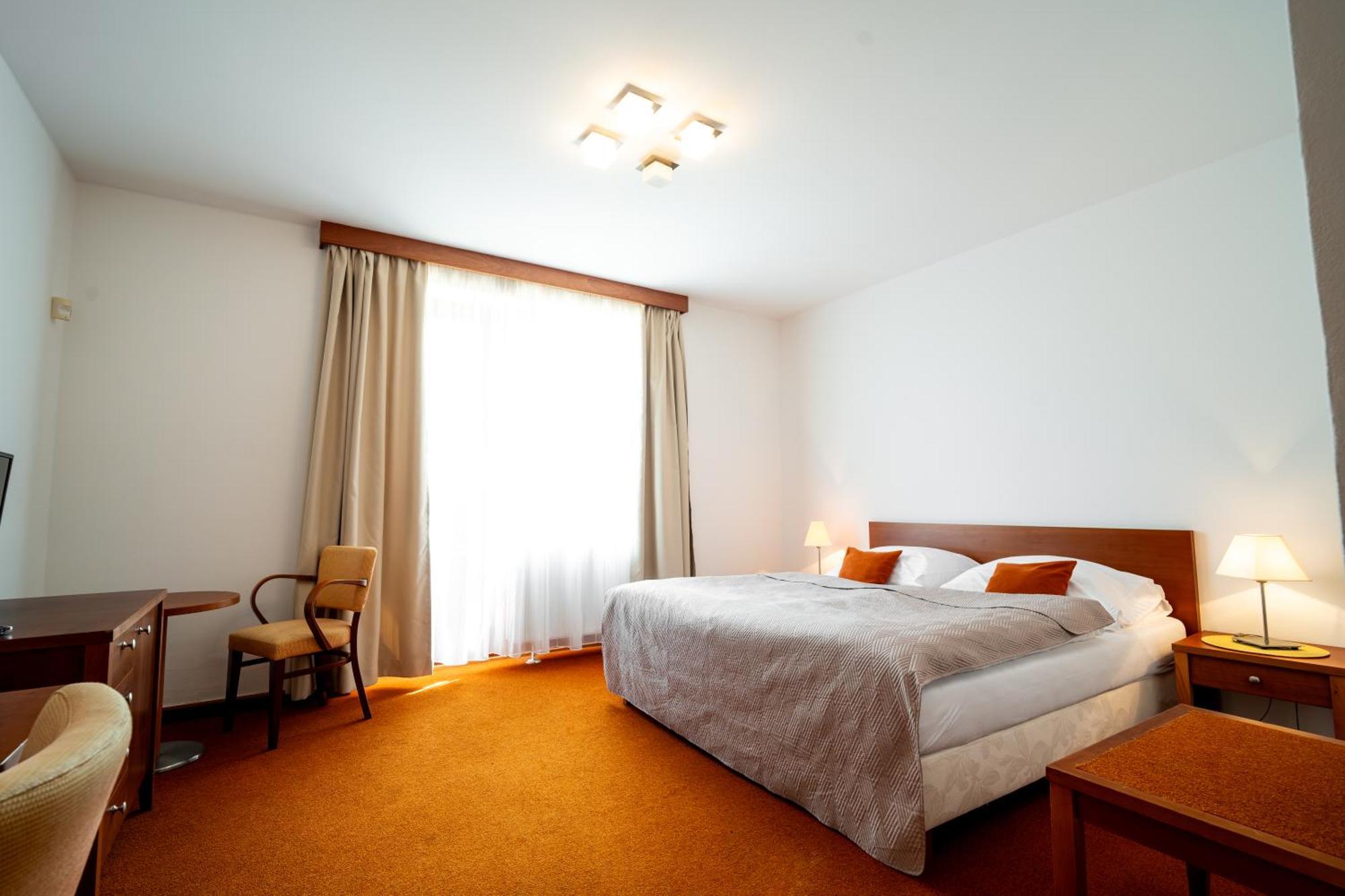 Golf Hotel Austerlitz Buitenkant foto